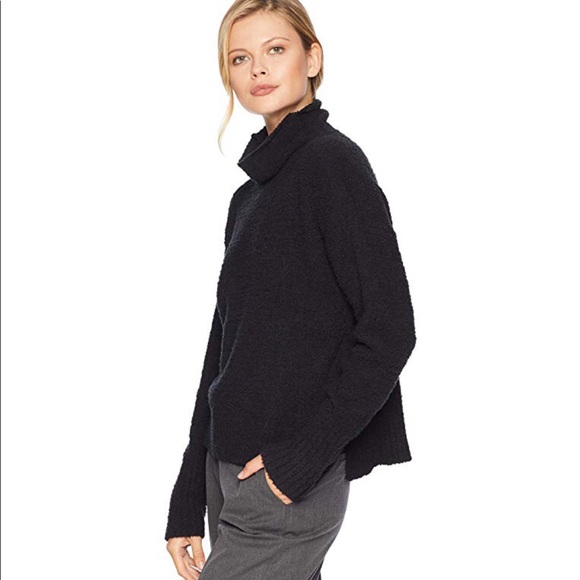 UGG Black Fluffy Cowl Neck Turtleneck Sweater Sz Small - Picture 7 of 8